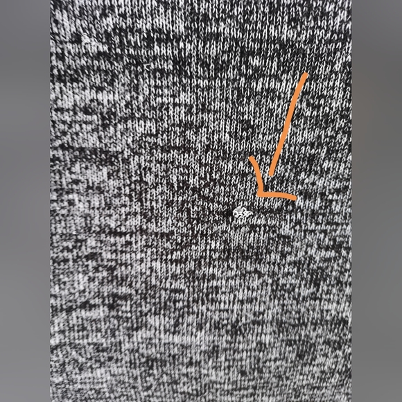 Divided sweater - Picture 7 of 11